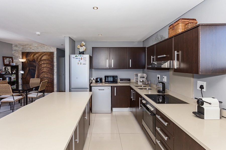 2 Bedroom Property for Sale in Bloubergrant Western Cape